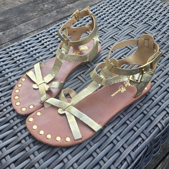 Matt Bernson 9 Metallic Gold Gladiator Flat Strappy Sandals With Studded Detail - Picture 1 of 7